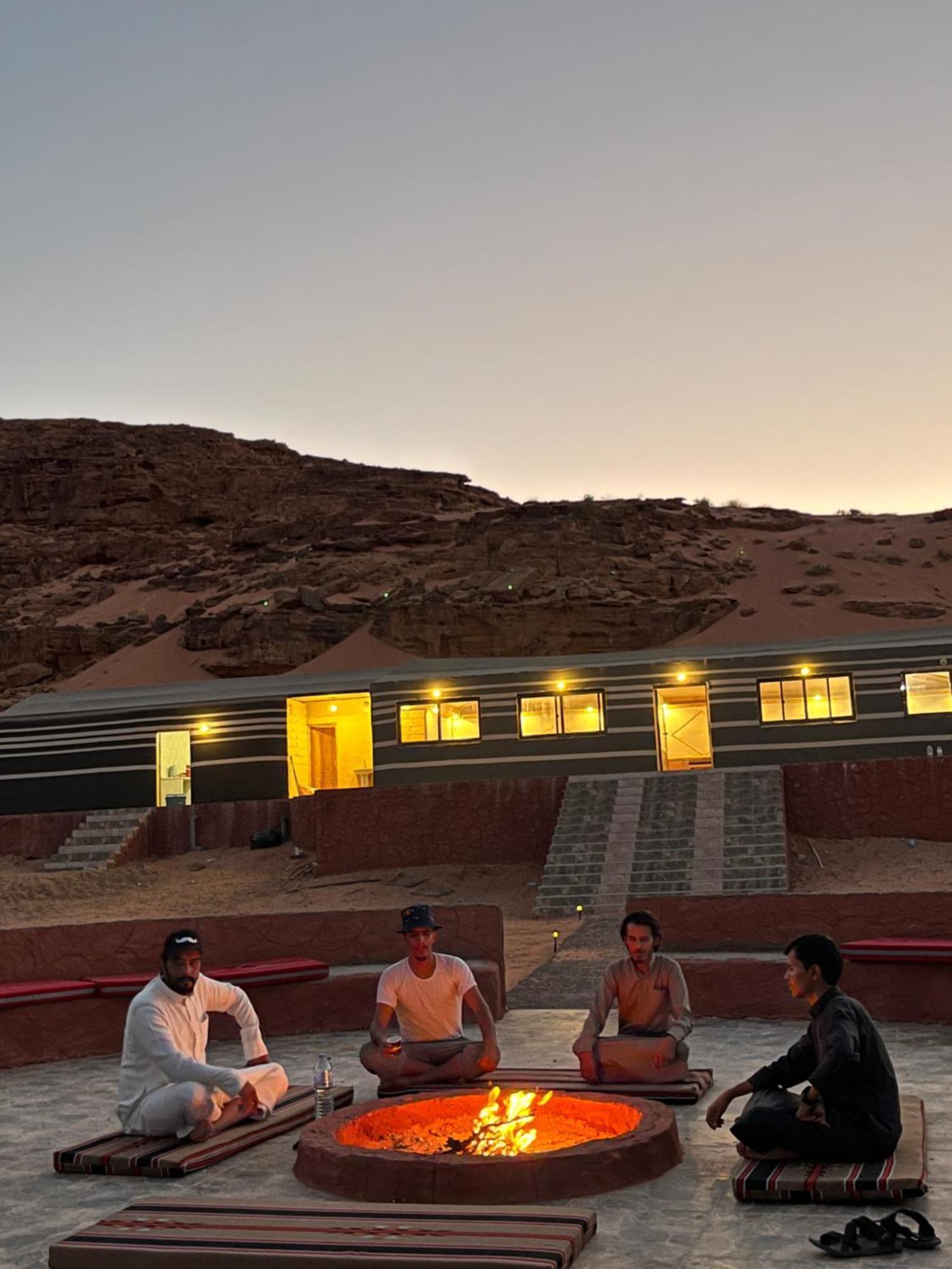 Wadi Rum Camp Stars & Jeep Tour Hotel ภายนอก รูปภาพ