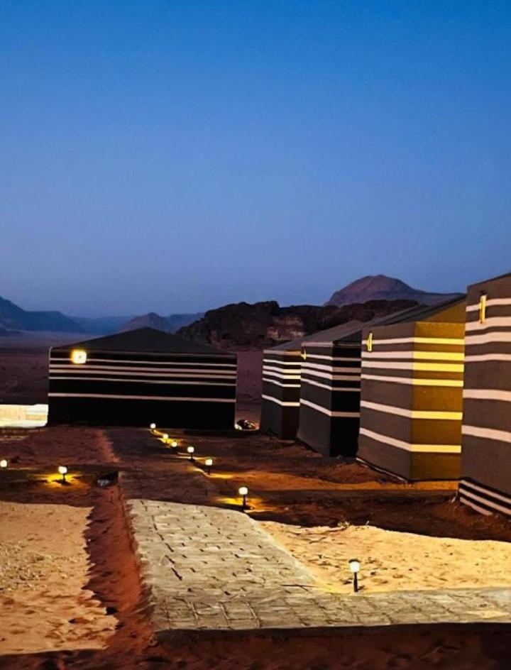 Wadi Rum Camp Stars & Jeep Tour Hotel ภายนอก รูปภาพ