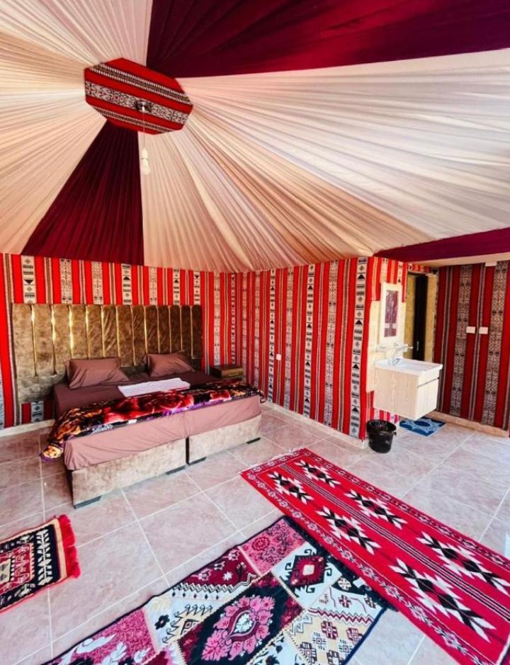 Wadi Rum Camp Stars & Jeep Tour Hotel ภายนอก รูปภาพ