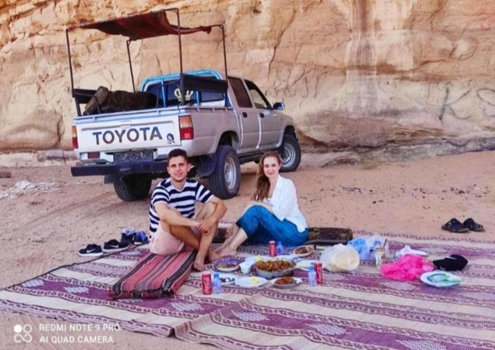 Wadi Rum Camp Stars & Jeep Tour Hotel ภายนอก รูปภาพ