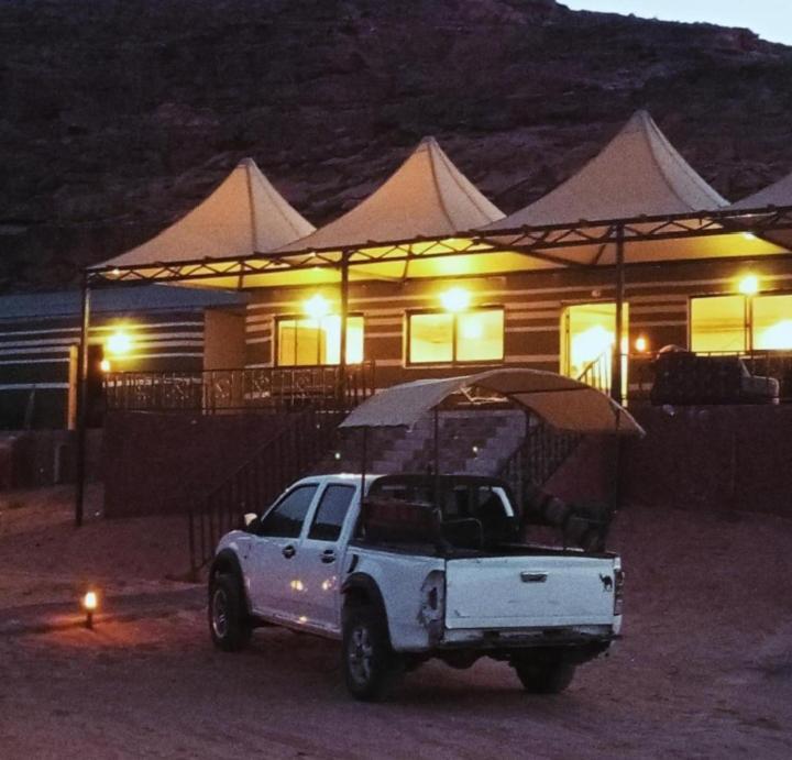 Wadi Rum Camp Stars & Jeep Tour Hotel ภายนอก รูปภาพ