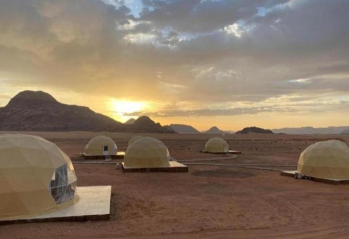 Wadi Rum Camp Stars & Jeep Tour Hotel ภายนอก รูปภาพ